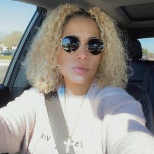 Meet your Posher, Shari